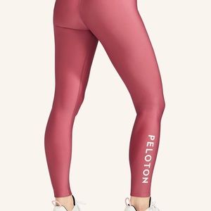 Peloton High waisted show up leggings pink in size medium super soft